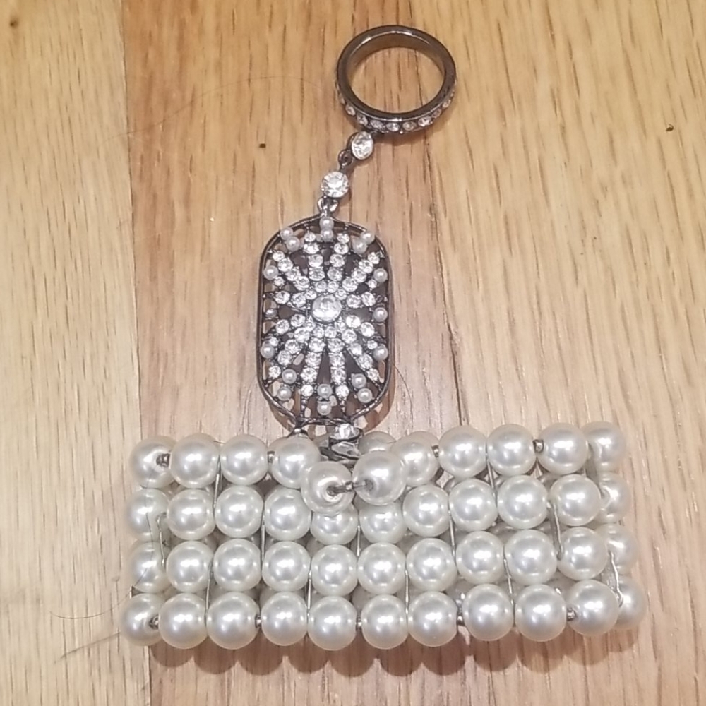 Gatsby Silver Black bracket with ring 20's style
